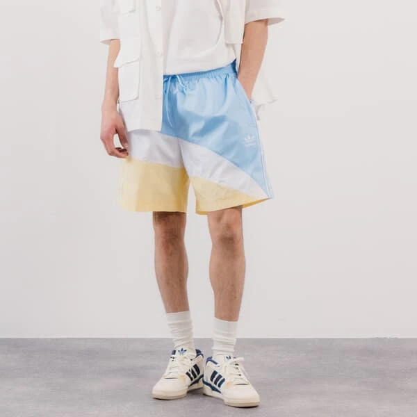 ADIDAS ORIGINALS SHORT SWIRL WOVEN 1 ADIDAS ORIGINALS SHORT SWIRL WOVEN