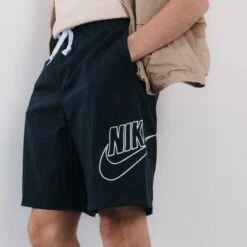 NIKE SHORT CLUB WVN -Mode Soldes 001509900 104