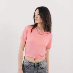 NIKE TOP CROP GRAPHIC ESSENTIAL